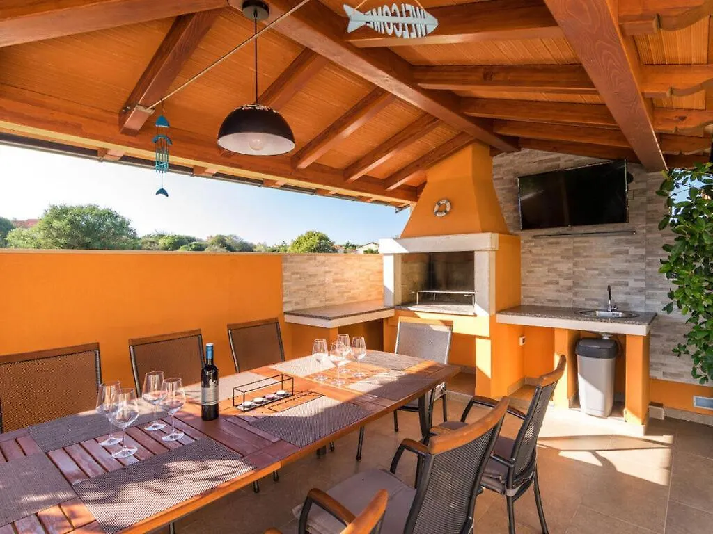 Villa Linden Tree Pula 0*,  Croatia