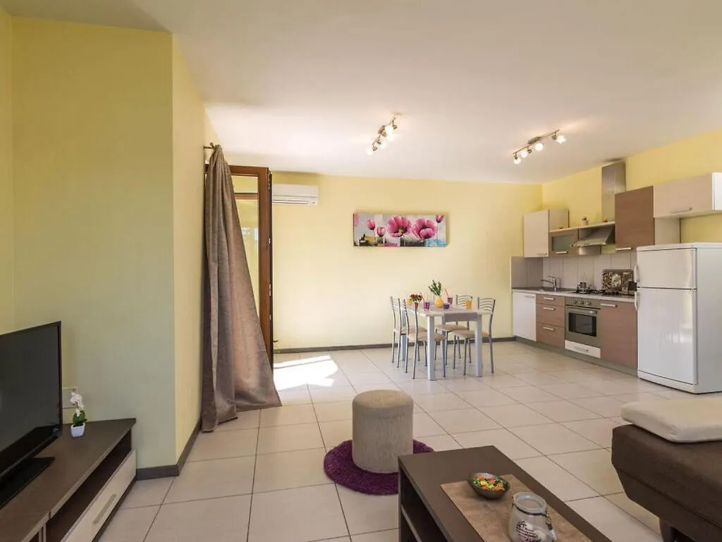 Villa Linden Tree Pula 0*,